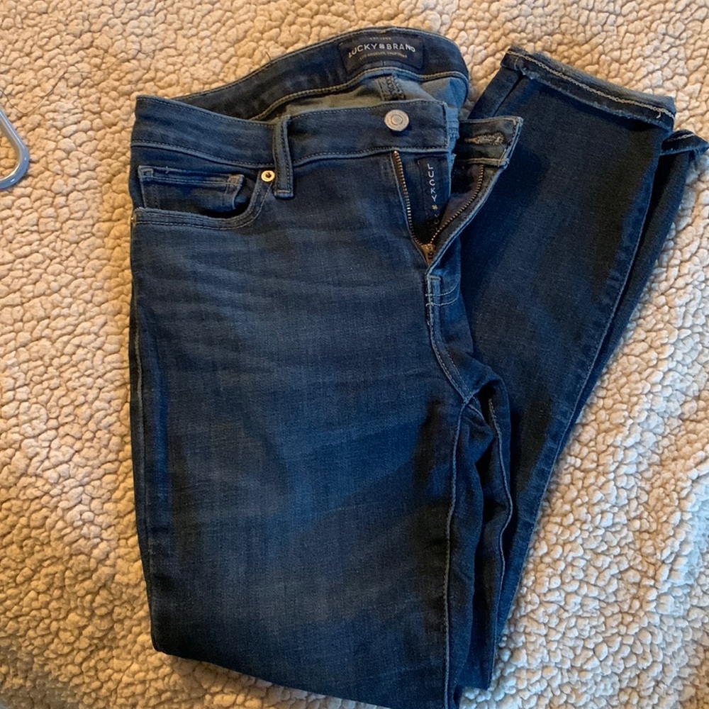 Lucky Brand women’s jeans. Lolita skinny. Size 4/27.